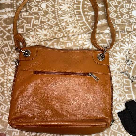 Roma Leathers R or L Lock, 4 Keys Concealed Carry Crossbody - Tan - Picture 4 of 15